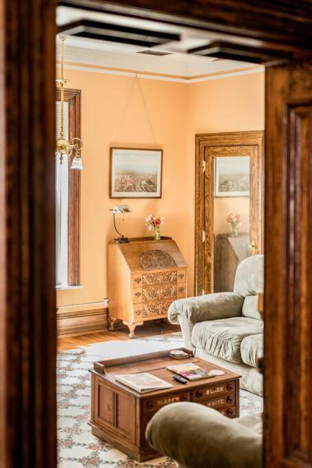 Peaceful Easy Feelings - King Sized Bed - Sleeps 2 Apartment Линчбърг Екстериор снимка